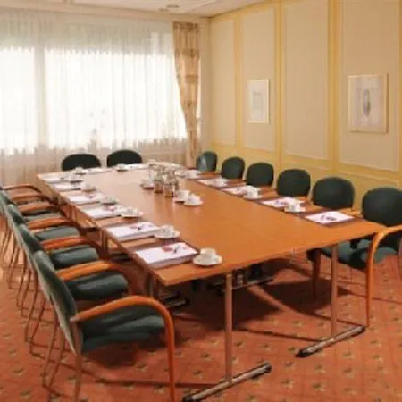 Hotel Leonardo Center 4*