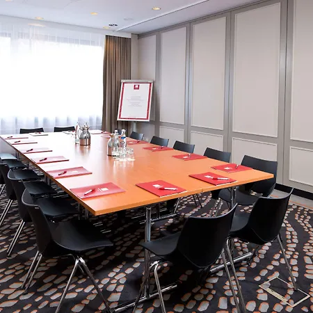 Ξενοδοχείο Leonardo Center 4*