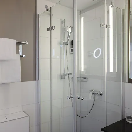 Leonardo Center Hotel