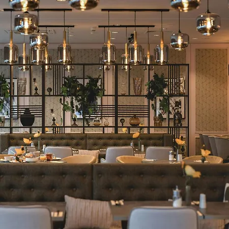 מלון Leonardo Center