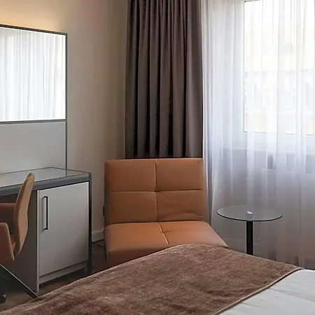 레오나르도 4*