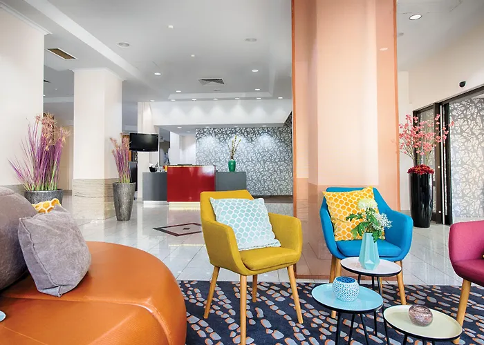 Leonardo Center מלון 4*