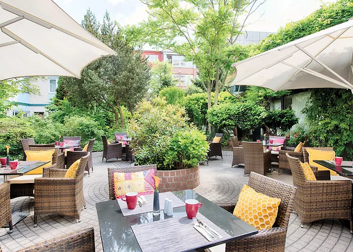 Leonardo Center מלון 4*