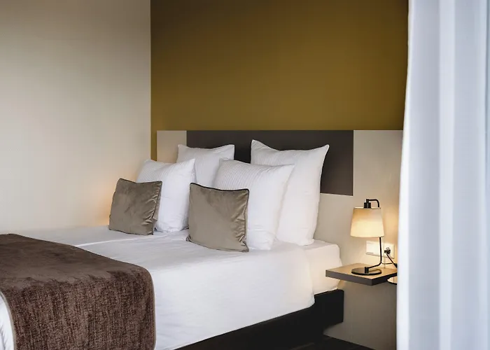 מלון Leonardo Center