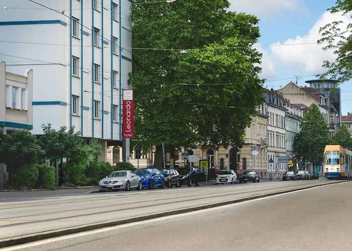 מלון Leonardo Center