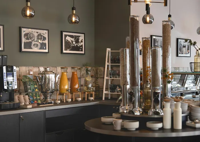 מלון Leonardo Center 4*