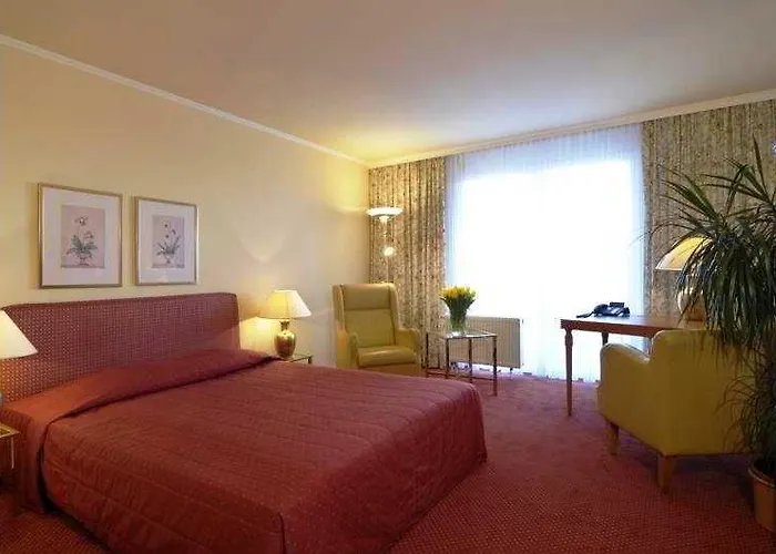 מלון Leonardo Center 4*