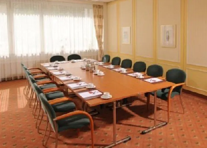 Hotel Leonardo Center 4*