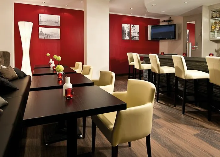 Leonardo Center מלון 4*